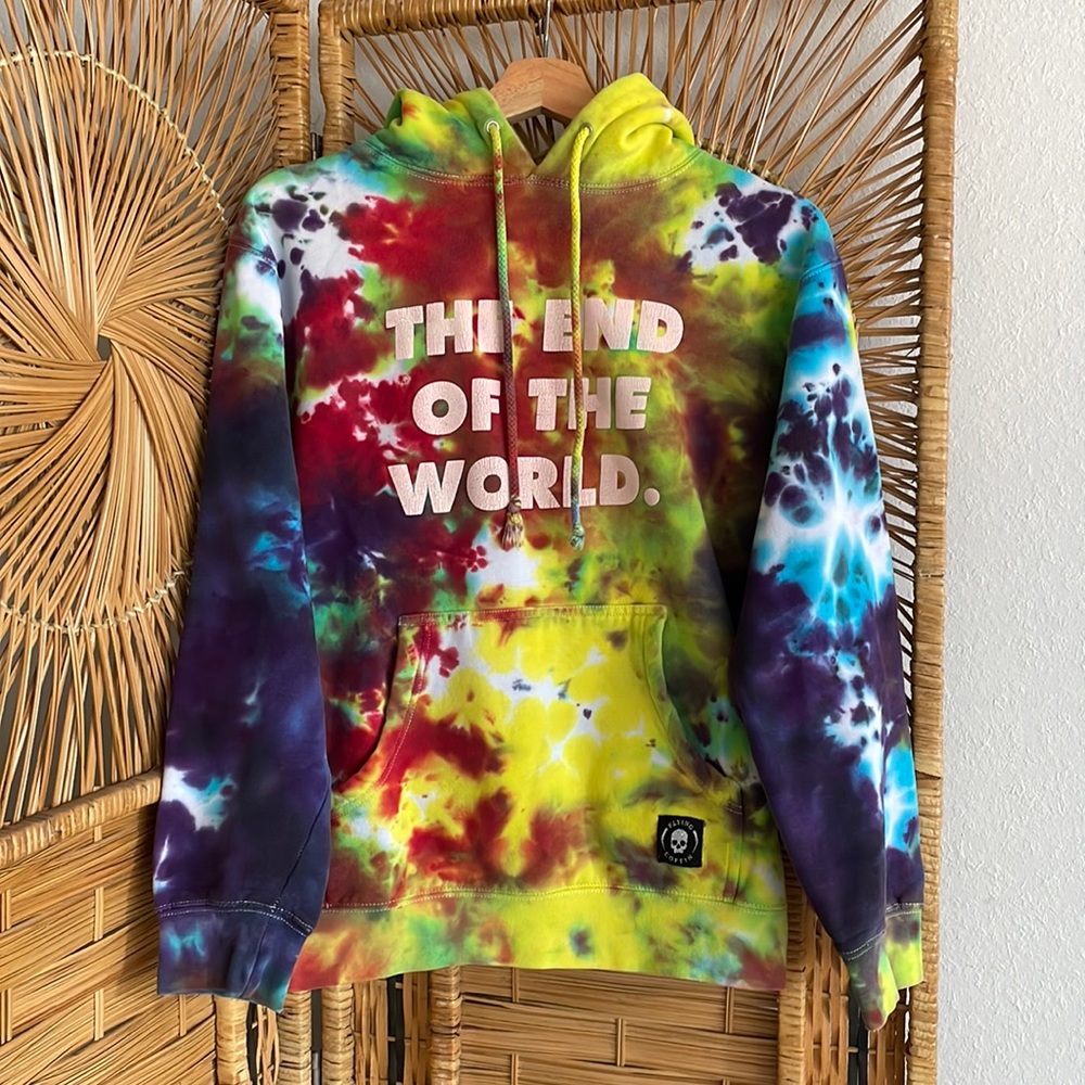 Flying Coffin “THE END OF THE WORLD.” Pullover Hoodie Tie-Dyed/Rainbow Medium